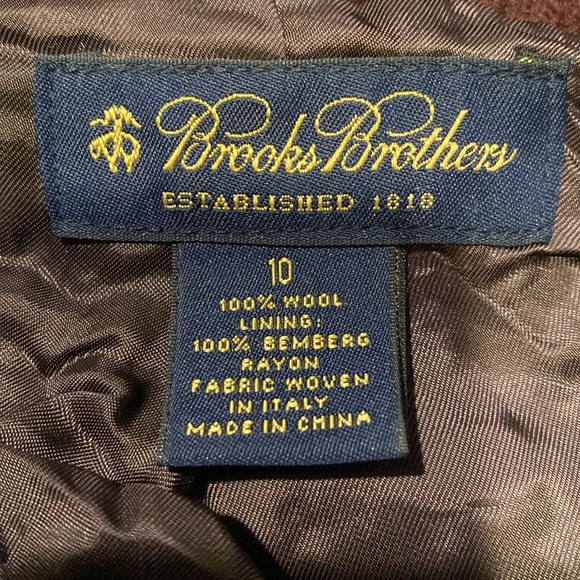 Brooks Brothers women’s 100% wool jacket with decorative buttons - Picture 2 of 5